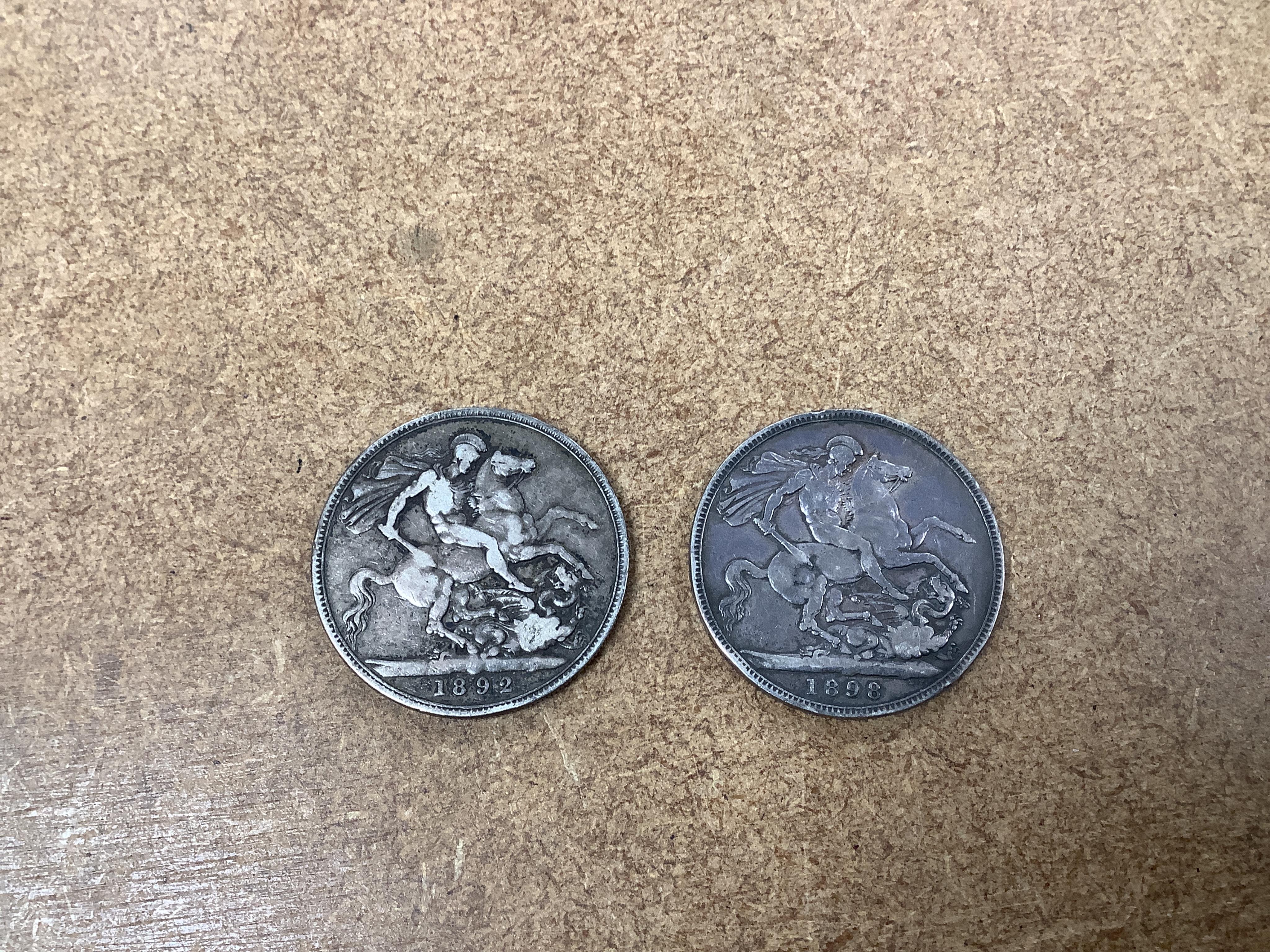 British silver coins, Victoria to George VI, eighteen crowns;, two 1889, 1890, 1891, 1892, two 1893, 1894 to 1895, 1896, 1897, 1898, four 1935 and 1937, ranging from fine to about EF